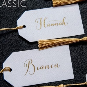 <span class=keywords><strong>Segnaposto</strong></span> Personalizzato con Stampa a Caldo in Oro e Nappa Dorata per Elegante Decorazione Tavoli Matrimoniali - Product Image 1