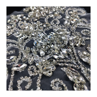 Vente en gros d'appliques en dentelle de luxe faites à la main avec strass, accessoires en cristal de verre perlé à coudre, robes de mariée DP06