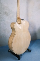 Archtop Jazz Spruce Maple Professional Performance 6-String Guitar Body Handmade Carved Solid Yunzhi Electric Guitar
