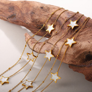 Collier pendentif étoile en acier inoxydable plaqué or 18 carats avec incrustation de coquille blanche pour femme, bijou cadeau - Product Image 1