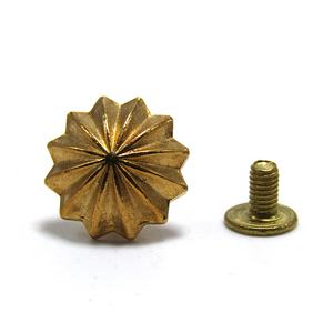 धातु पीतल वापस पेंच बांधनेवाला पदार्थ के लिए स्टड फूल डेज़ी Concho बटन सजावट - Product Image 2