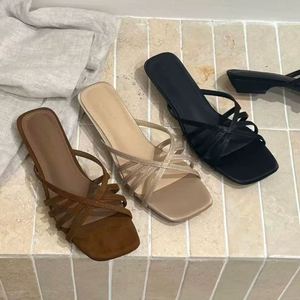 Sandalias de tacón alto fino de satén con punta cuadrada para mujer, estilo romano, con hebilla única, para exteriores, calzado casual, novedad de verano 2026 - Product Image 3