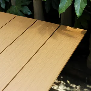 आउटडोर फर्नीचर रेस्तरां प्लास्टिक लकड़ी खाने की मेज सेट patio फर्नीचर पिकनिक कॉफी टेबल और कुर्सियों