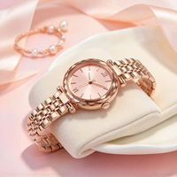 Montre à quartz simple de luxe pour femme, personnalisable ODM OEM, boîtier en alliage, bracelet en acier inoxydable, étanche 3ATM, mouvement japonais, style professionnel