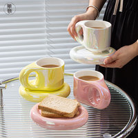 Ensemble tasse et soucoupe à café en céramique personnalisable avec logo, design créatif et original, effet scintillant