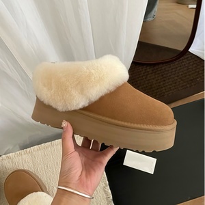 Botas de nieve lujosas para mujer, zapatos de nieve con suela gruesa, tacones altos, forradas con piel sintética y algodón grueso, zapatos de invierno. - Product Image 1