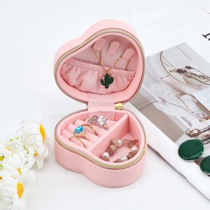 Estuche de Joyería de Cuero PU Simple en Forma de Corazón con Cierre de Cremallera para Guardar Anillos, Aretes y Collares, Ideal para Viajes - Product Image 6