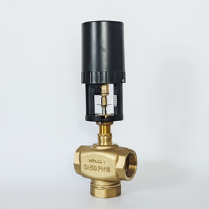 Vanne électrique à trois voies en laiton avec contrôle de température pour la régulation du débit d'eau, utilisation CVC, protection IP54 - Product Image 2