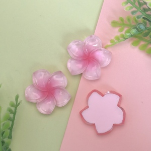 100 pezzi 28mm piccoli fiori in resina Plumeria con retro piatto Cabochon Scrapbooking parti fai da te Deco - Product Image 5