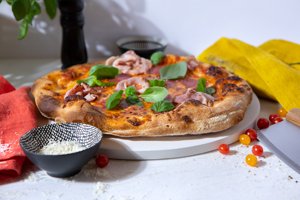 Set di Utensili per <span class=keywords><strong>Pizza</strong></span> con <span class=keywords><strong>Pietra</strong></span> Refrattaria Rotonda in Cordierite Resistente e Tagliere in Legno, Adatto per <span class=keywords><strong>Forno</strong></span> e Barbecue - Product Image 5