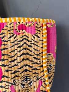 Bolso de Mano Acolchado de Algodón con Estampado Artesanal, Diseño Tradicional Indio, para Viajes y Compras - Product Image 3