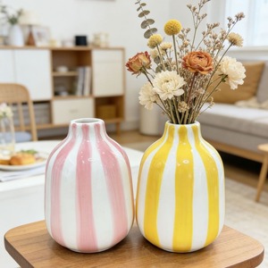 Jarrón de Cerámica con Diseño de Diamantes Azules, Estilo Nórdico Minimalista, de Alta Gama, con Puntos, para Arreglos Florales, Marca Fanhua Huijin - Product Image 3