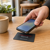 Carte de visite personnalisée en fibre de carbone NFC 13,56 MHz avec impression sérigraphique pour le partage de contact, conception DIY et usage professionnel