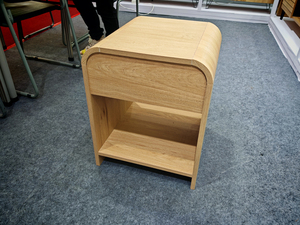 Nhà Máy Trực Tiếp Hiện Đại Cong Hồ Sơ Thiết Kế End Side Bảng Đêm Đứng Trong Gỗ Sồi Tự Nhiên Cho Phòng Ngủ Phòng Khách - Product Image 4