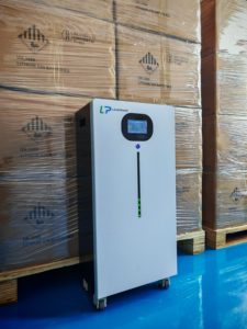 แบตเตอรี่ลิเธียม 51.2V สำหรับเก็บพลังงานแสงอาทิตย์ภายในบ้าน แบบออลอินวัน 15kWh/16kWh 100A 200A  แบบต่อพ่วงได้ แยกส่วน  IP65 CAN - Product Image 2
