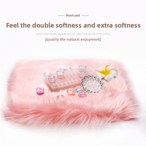 Coussin repose-mains en peluche pour manucure, tapis de table en fourrure douce, coussin lavable en forme de cœur, rond ou carré, accessoire photo pour salon - Product Image 2