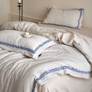 Set di Biancheria da Letto in Cotone e Lino Stile Antico, Colore Naturale, Jacquard Vegetale con Bordo Blu, Lenzuola di Lusso Delicate sulla Pelle - Product Image 1