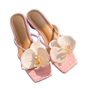 Escarpins à talons hauts pour femme, style féerique, bout pointu, talon fin, couleur nude, collection automne, modèle exclusif - Product Image 1