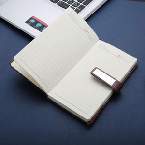 Set de Regalo de Cuaderno con Logotipo Personalizado - Diario de Tapa Blanda, Bolígrafo y Llavero - Regalos Corporativos Personalizados y Artículos Promocionales - Product Image 4