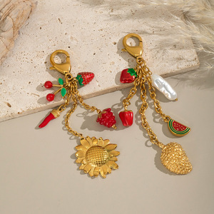 <span class=keywords><strong>Tarte</strong></span> aux fruits <span class=keywords><strong>à</strong></span> la mode avec porte-clés en acier inoxydable dégoulinant d'huile en céramique de fraise, plaqué or 18 carats, personnalisé - Product Image 4