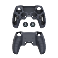 Coque de protection en silicone texturé antidérapant tricolore avec deux capuchons de joystick pour une meilleure adhérence pour PS5 DualSense