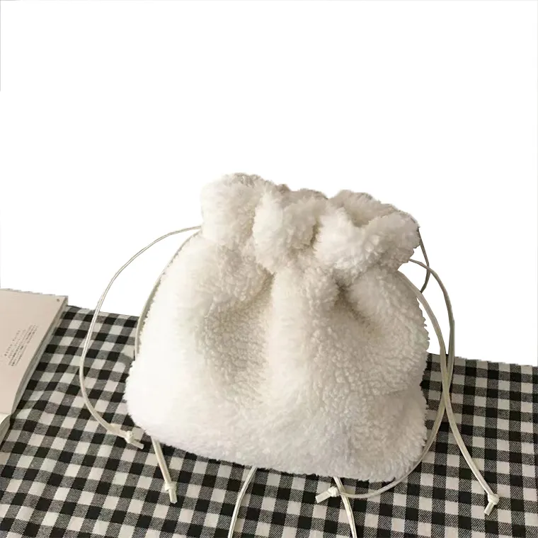 Borsa a marsupio personalizzata piccola fuzzy fluffy velvet con coulisse per bambine