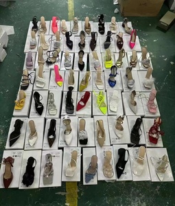 Da <span class=keywords><strong>donna</strong></span> nuovi sandali con tacco alto da <span class=keywords><strong>donna</strong></span> per feste <span class=keywords><strong>scarpe</strong></span> da <span class=keywords><strong>donna</strong></span> di <span class=keywords><strong>grandi</strong></span> dimensioni Design misto all'ingrosso - Product Image 2