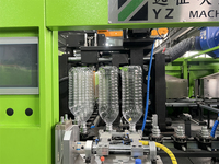 Machine de soufflage de bouteilles d'eau en PET entièrement automatique à 2 cavités, qualité commerciale, 500 ml et 1500 ml, vente en gros directe d'usine