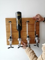 Meilleures ventes 2025 Distributeur de boissons mural en aluminium à 4 têtes avec plaque optique, respectueux de l'environnement, moderne, pour cocktails et vin