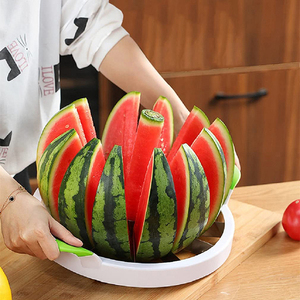 Cortador de Frutas y Verduras Creativo, Herramienta para Melón, Acero Inoxidable, Cuchillo para Melón Cantalupo Grande, Cortador de Sandía, Fácil de Limpiar - Product Image 3