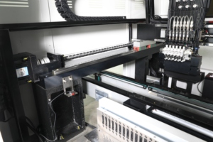 Máquina de Producción Electrónica <span class=keywords><strong>CHM</strong></span>-860, Máquina Vertical de Colocación de Componentes SMT Charmhigh - Product Image 4