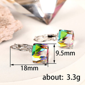 Boucles d'oreilles créatives en forme de cube de cristal coloré pour femmes, bijoux de mode - Product Image 4