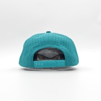 Casquette de baseball personnalisée OEM BSCI à 5 panneaux avec logo en caoutchouc PVC et corde, casquette de golf perforée à découpe laser imperméable, casquette de sport pour papa