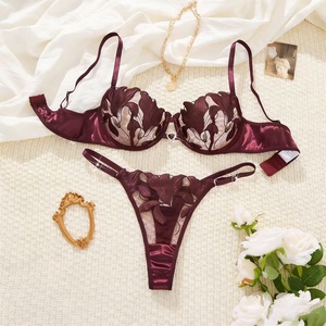 Set Bra dan Celana Dalam Transparan Berenda Oranye yang Menggoda, Pakaian Tidur Mewah untuk Bulan Madu, Lingerie Erotis Wanita - Product Image 1