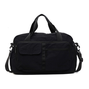 Sac de voyage décontracté pliable ultra-léger et élégant avec logo personnalisé, résistant à l'eau, pour la gym, la nuit ou comme trousse de maquillage - Product Image 2