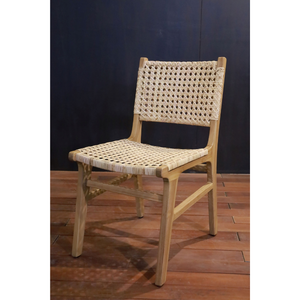 Experimente la Elegancia Moderna con la Silla de Comedor Sabang de Ratán, Fabricada con Ratán Bien Pulido y Madera de Teca Resistente, 50x60x88 cm - Product Image 4