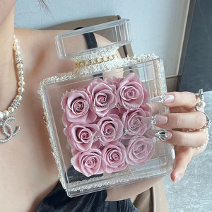 Confezione Regalo con 9 Rose in Bottiglia di Profumo in Vetro Acrilico, Fiori Eterni Immortali, Rose Naturali per Sempre, Idea Regalo per la Festa della Mamma - Product Image 2