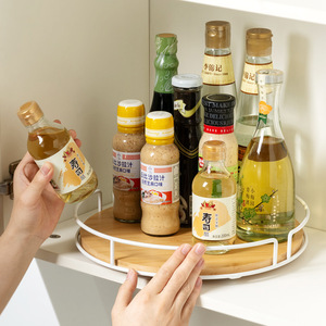 Organizador giratorio de especias de bambú para encimera de cocina, para almacenar aceite, sal, salsa de soja y vinagre, con marco de metal y base de madera. - Product Image 2