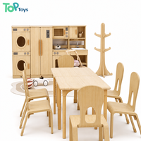 Ensemble de meubles de maternelle Montessori en bois pour garderie, table et chaises durables et écologiques pour centre d'apprentissage préscolaire