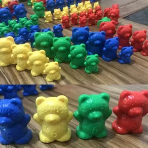 Los niños juguetes Oso de plástico familia colorido contra los osos 96 pcs