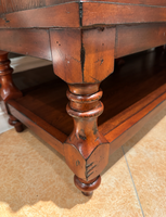 Buffet en bois rustique vieilli à 6 tiroirs avec pieds tournés et étagère inférieure ouverte pour salle à manger