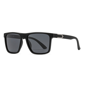 Nuevas Gafas de Sol Polarizadas para Hombre, Protección UV400, Marco de PC Negro, Tipo 3, con Estuche Incluido - Product Image 1
