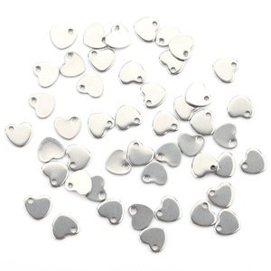Pendentif en forme de cœur en acier inoxydable pour la fabrication de colliers H1216, options de couleurs argent, or, or rose - Product Image 5