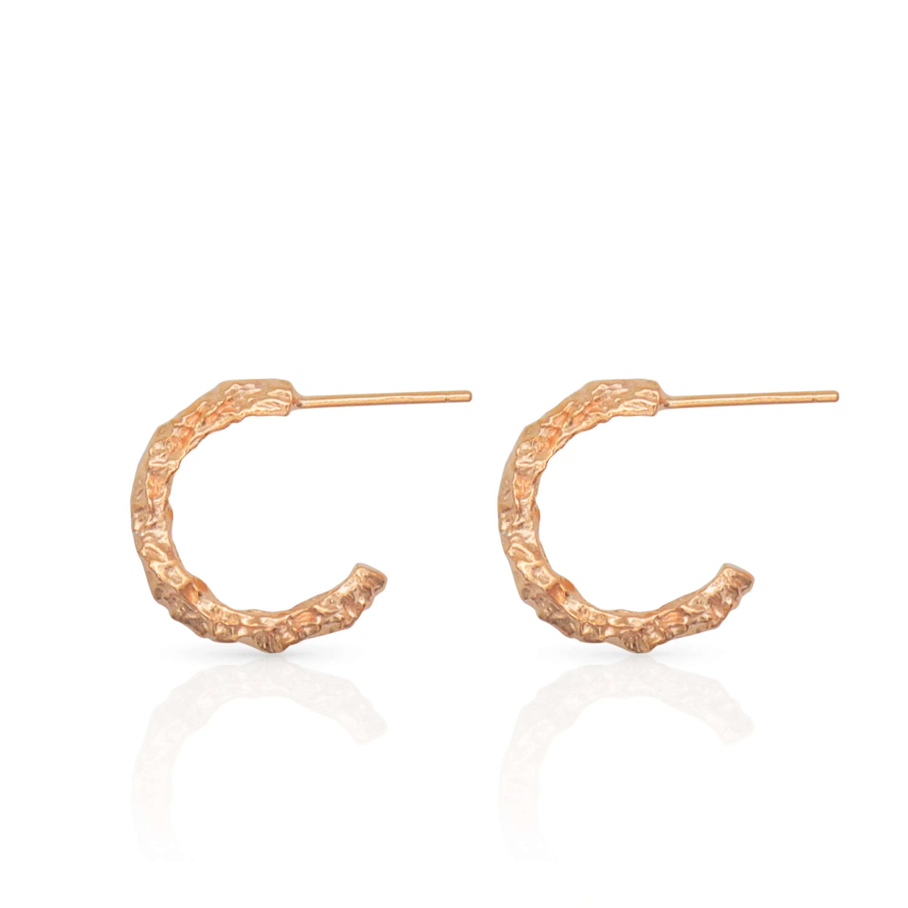 क्रिस अप्रैल फैशन स्टॉक में 925 स्टर्लिंग चांदी 18k सोना मढ़वाया अनियमित अद्वितीय शैम्पेन Huggie कान की बाली