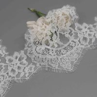 Fourniture d'usine : Dentelle en nylon et élasthanne à motifs floraux pour panneaux de lingerie et ourlets de robes de soirée