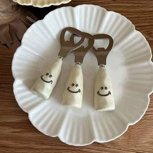 Décapsuleurs de bouteilles personnalisés en gros, décapsuleurs en alliage de zinc 2D 3D, décapsuleurs en métal émaillé - Product Image 5