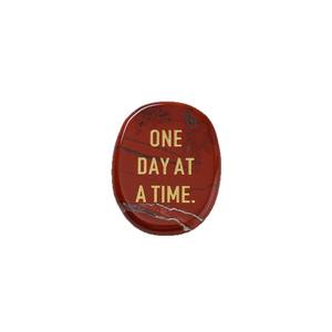 Piedra Semipreciosa de Ágata Natural Facetada Ovalada de 8mm Tallada 'Un Día a la Vez' en Forma de Palma, Piedra Calmante y Curativa - Product Image 5