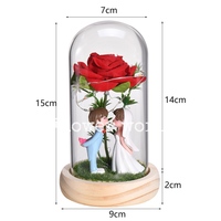Rose en soie rouge enchantée dans un dôme en verre avec lumières LED pour mariage, saint-valentin, remise des diplômes ou Halloween