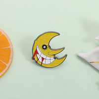 Maléfique sourire horreur lune émail broche magique Manga Anime périphériques métal broche revers Badge bijoux cadeau en gros
