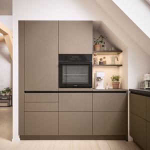 Système de cuisine moderne de type loft, armoires en forme de L, buanderie et rangement dissimulés, unités de rangement murales avec portes en verre - Product Image 5